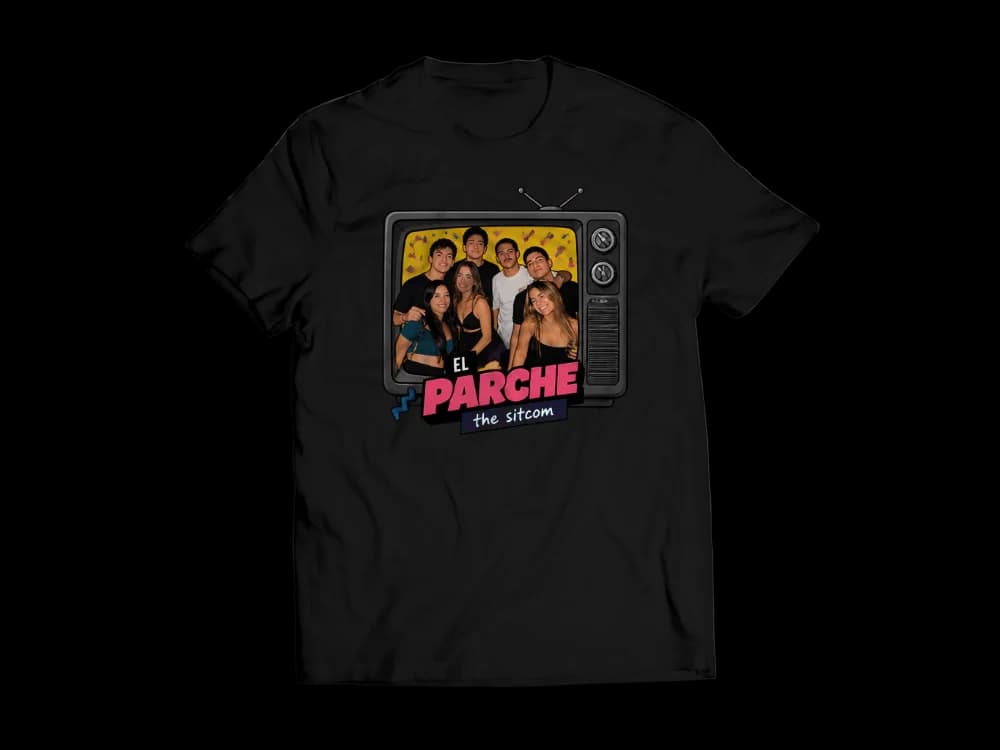 Camiseta personalizada con IA: El parche como portada de sitcom de los 90